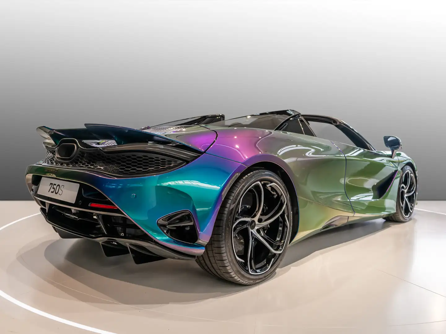 McLaren 750S Performance/B&W/CF Fenders/MSO Paint Verde - 2