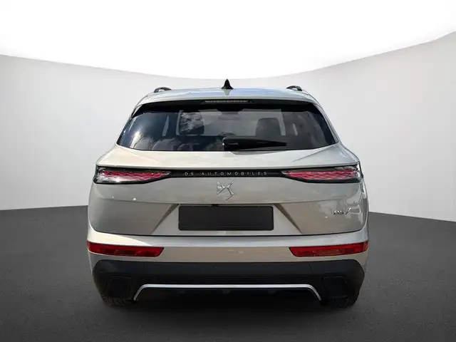 DS Automobiles DS 7 view 3