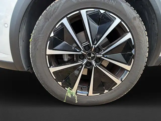 DS Automobiles DS 7 view 8