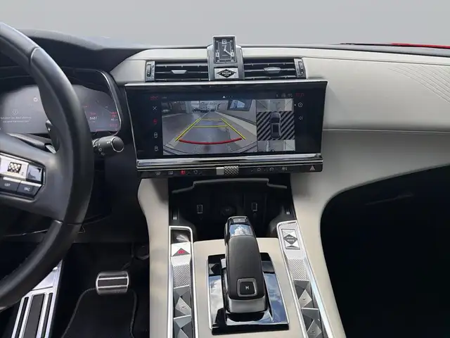 DS Automobiles DS 7 view 12