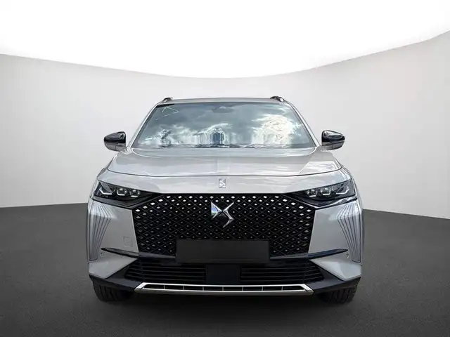 DS Automobiles DS 7 view 2