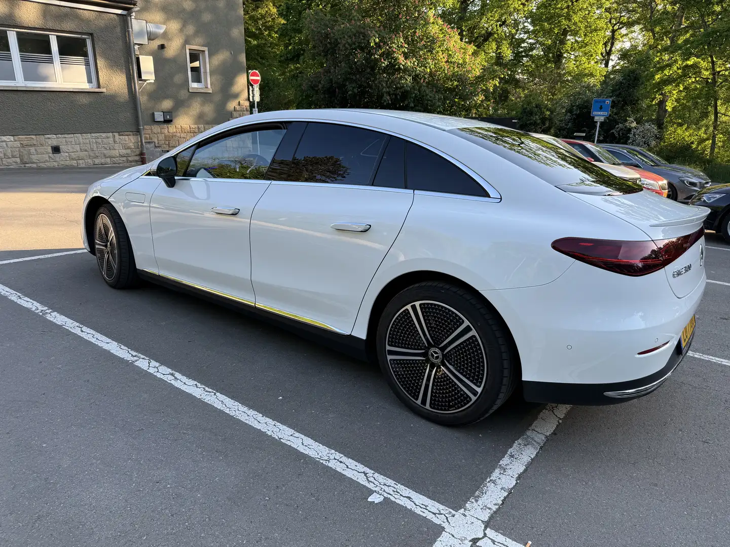 Mercedes-Benz EQE 300 a lot of extras - 1