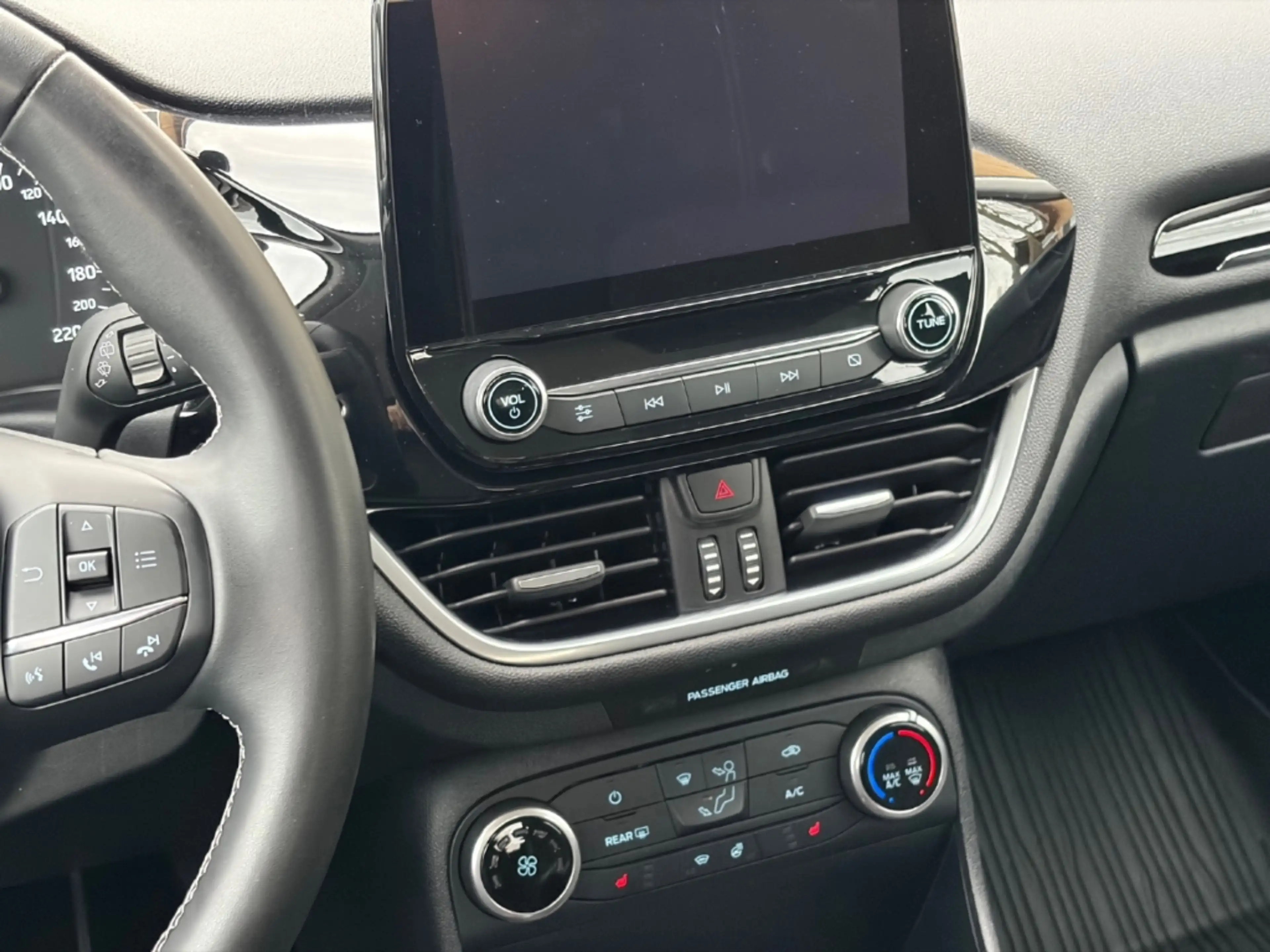 Ford Fiesta 1.1 Cool & Connect — photo 9