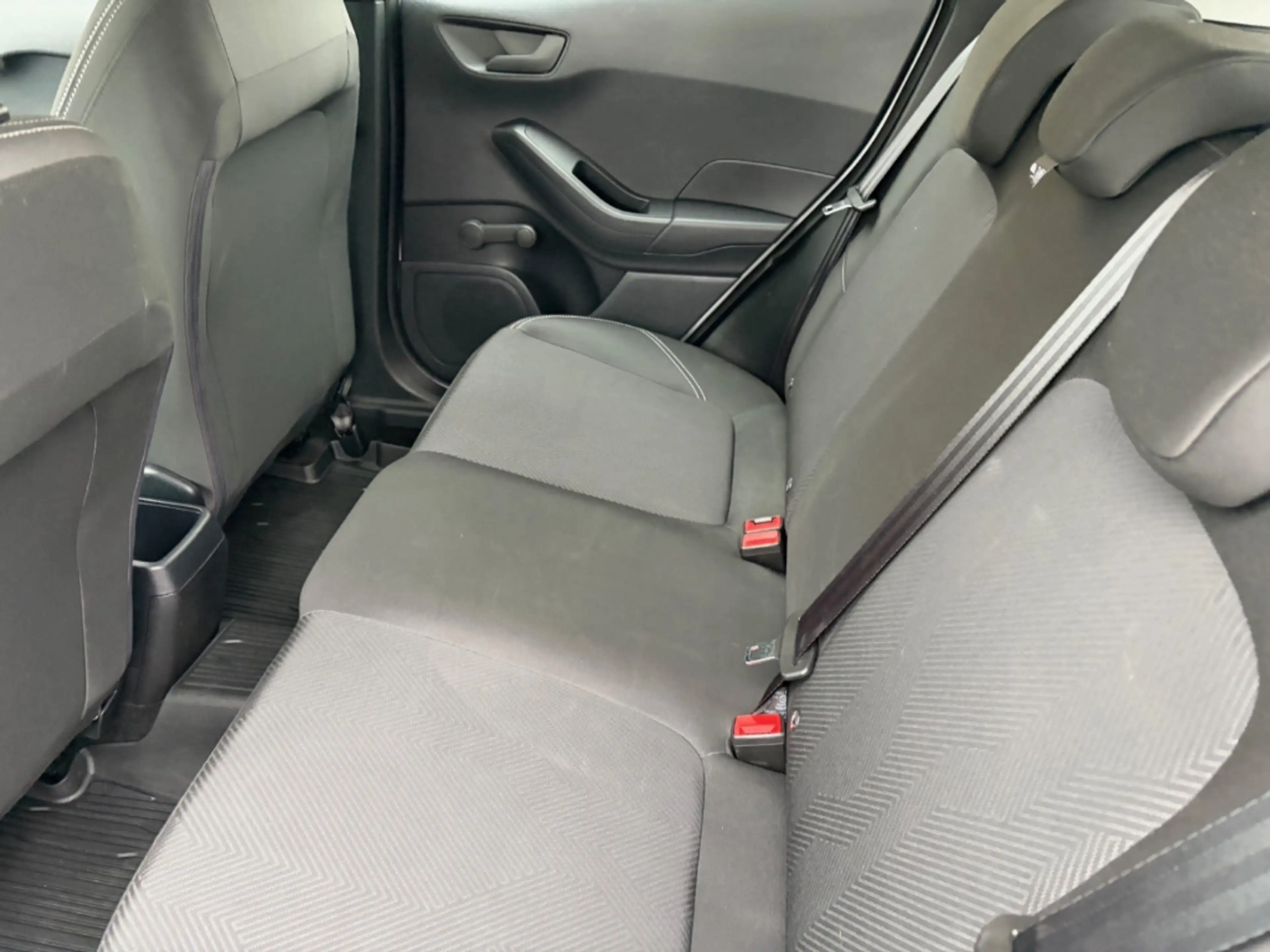 Ford Fiesta 1.1 Cool & Connect — photo 13