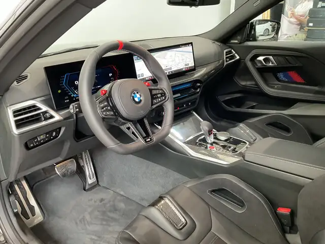 BMW M2 view 3