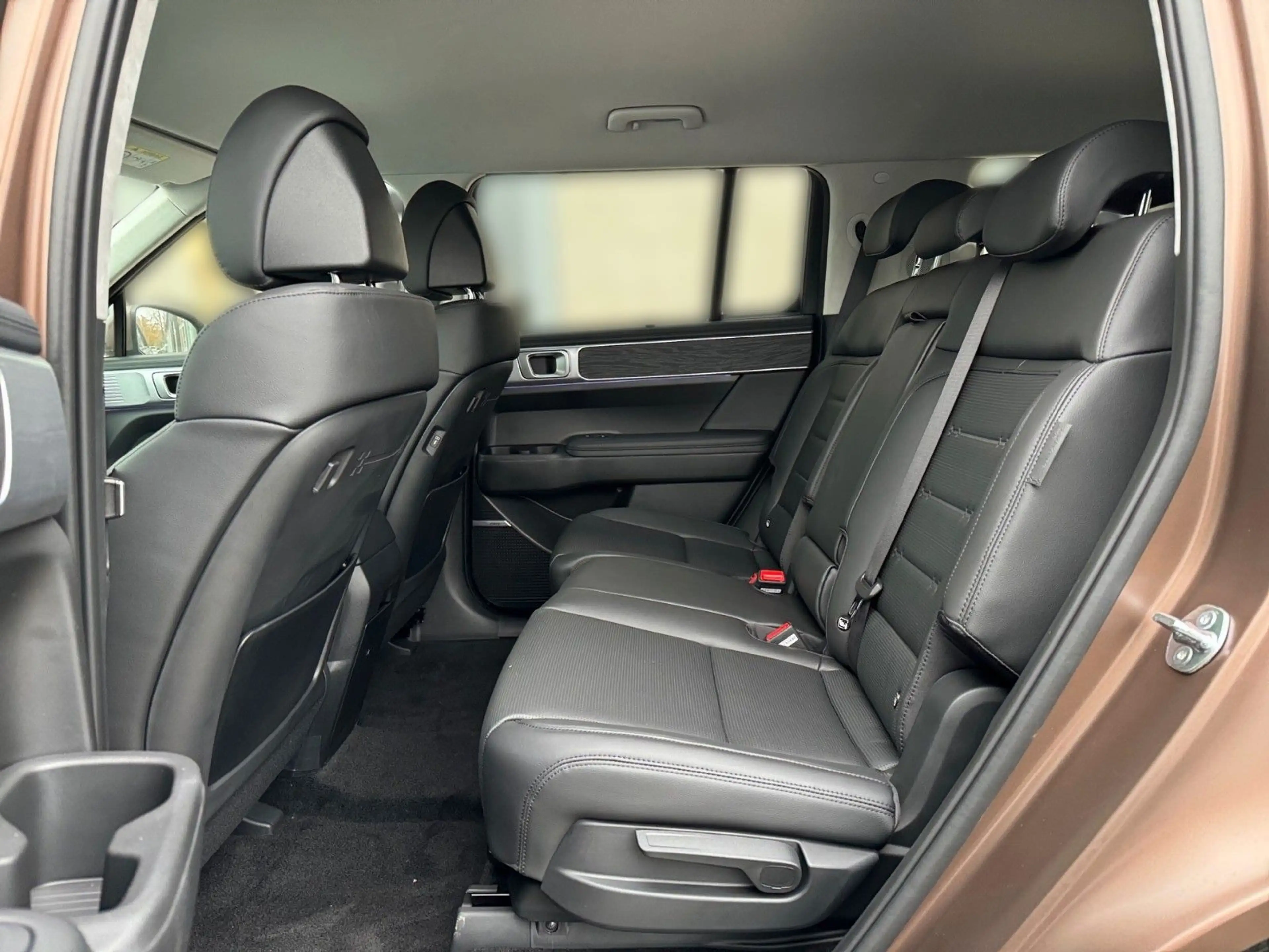 Hyundai SANTA FE 1.6 T-GDI PHEV 186 kW 4WD Signature — photo 11
