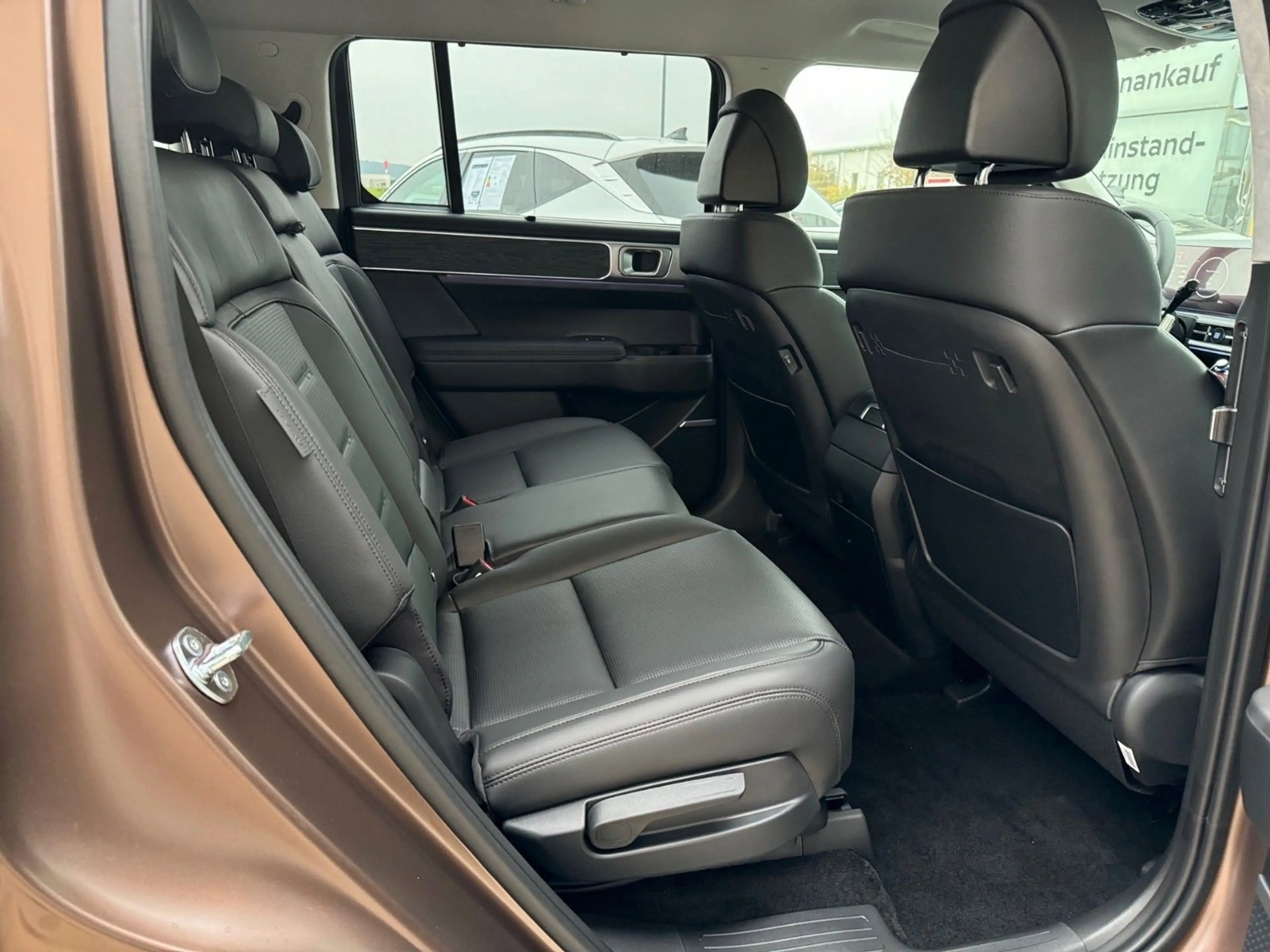 Hyundai SANTA FE 1.6 T-GDI PHEV 186 kW 4WD Signature — photo 13