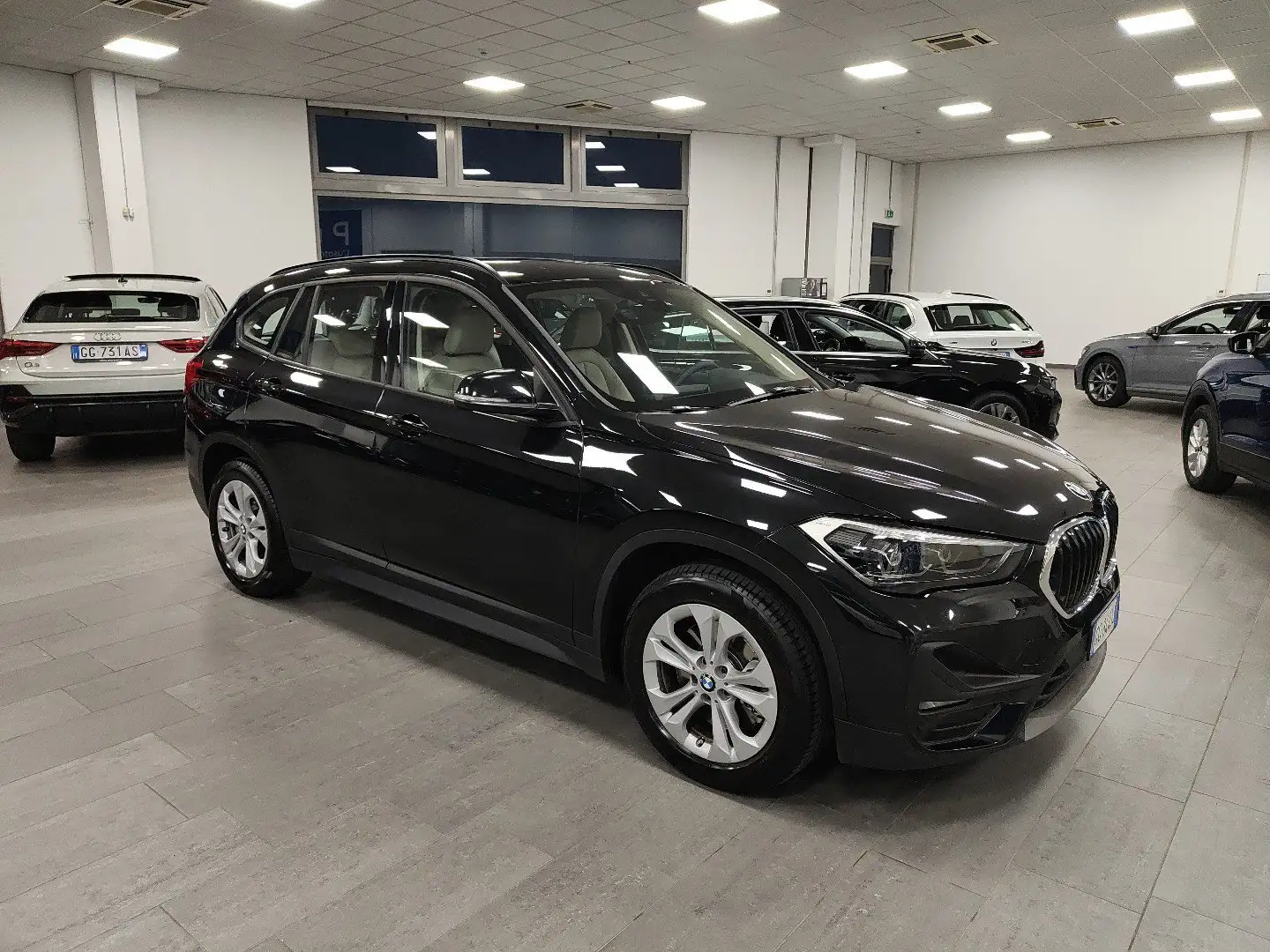 BMW X1 xDrive25e Plug-In-Hybrid Auto Navi Pelle Fari LED Negro - 2