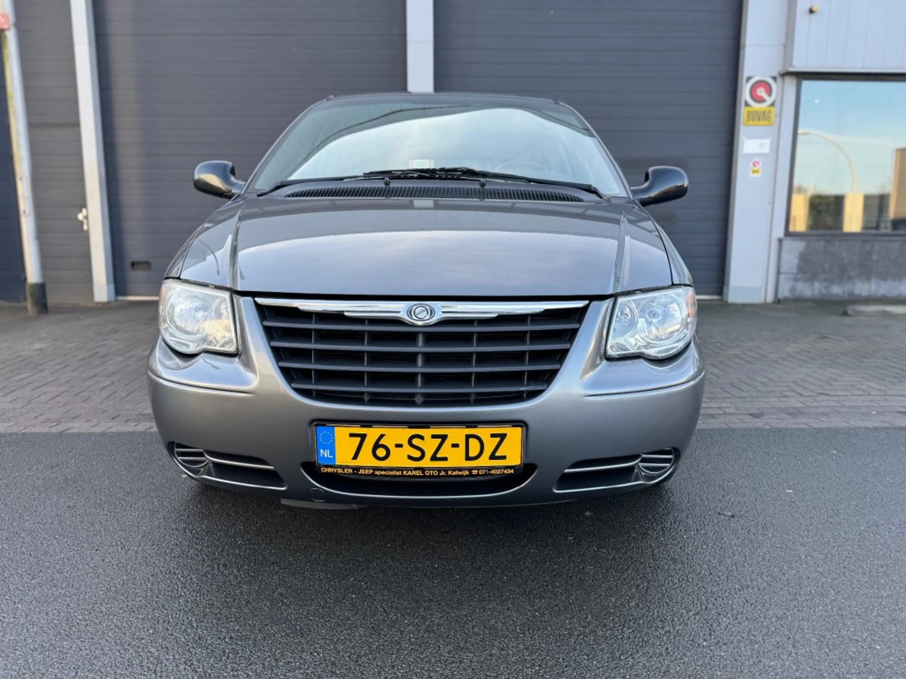 Chrysler Grand Voyager 3.3i SE LUXE — photo 7