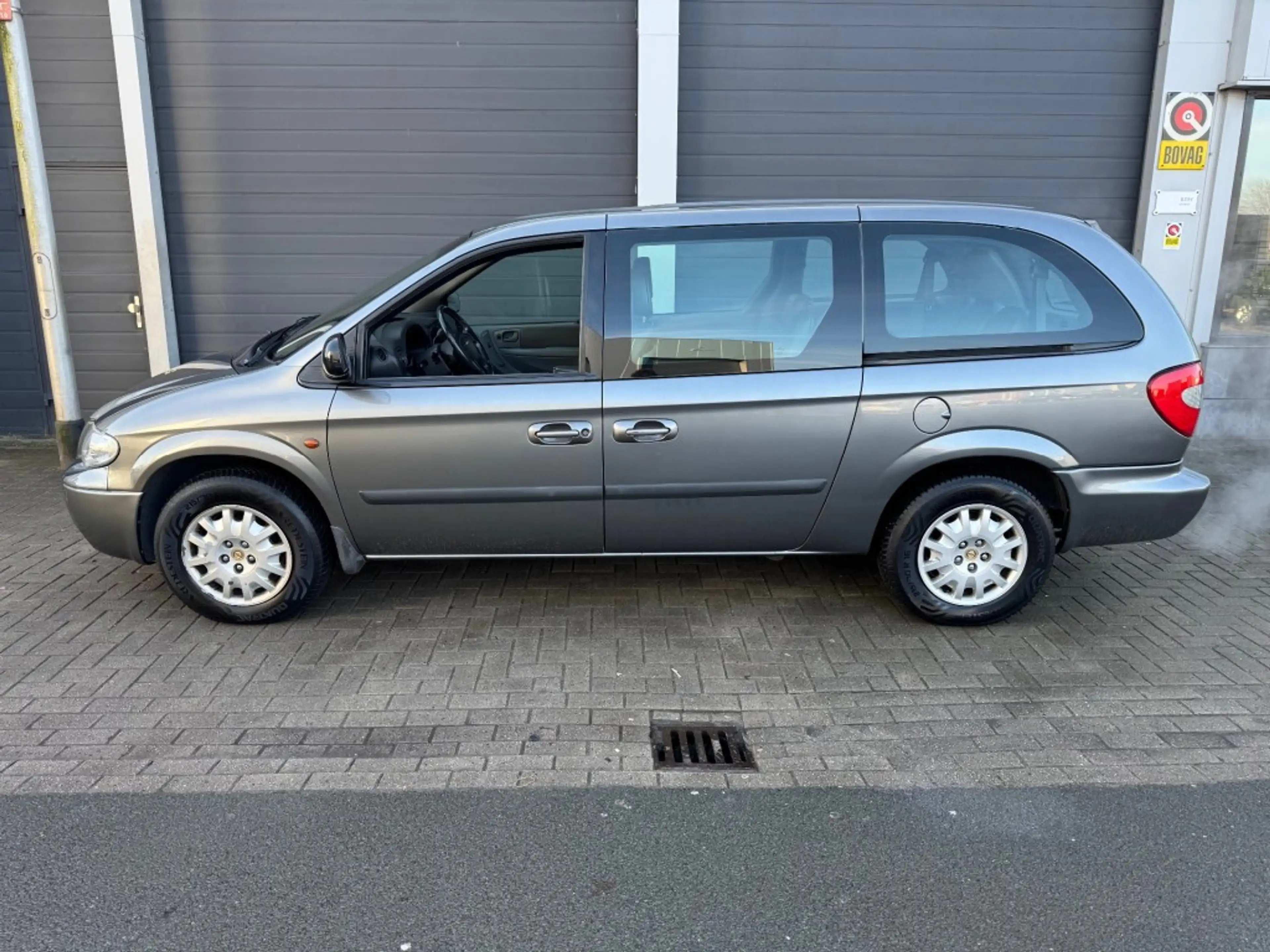 Chrysler Grand Voyager 3.3i SE LUXE — photo 6
