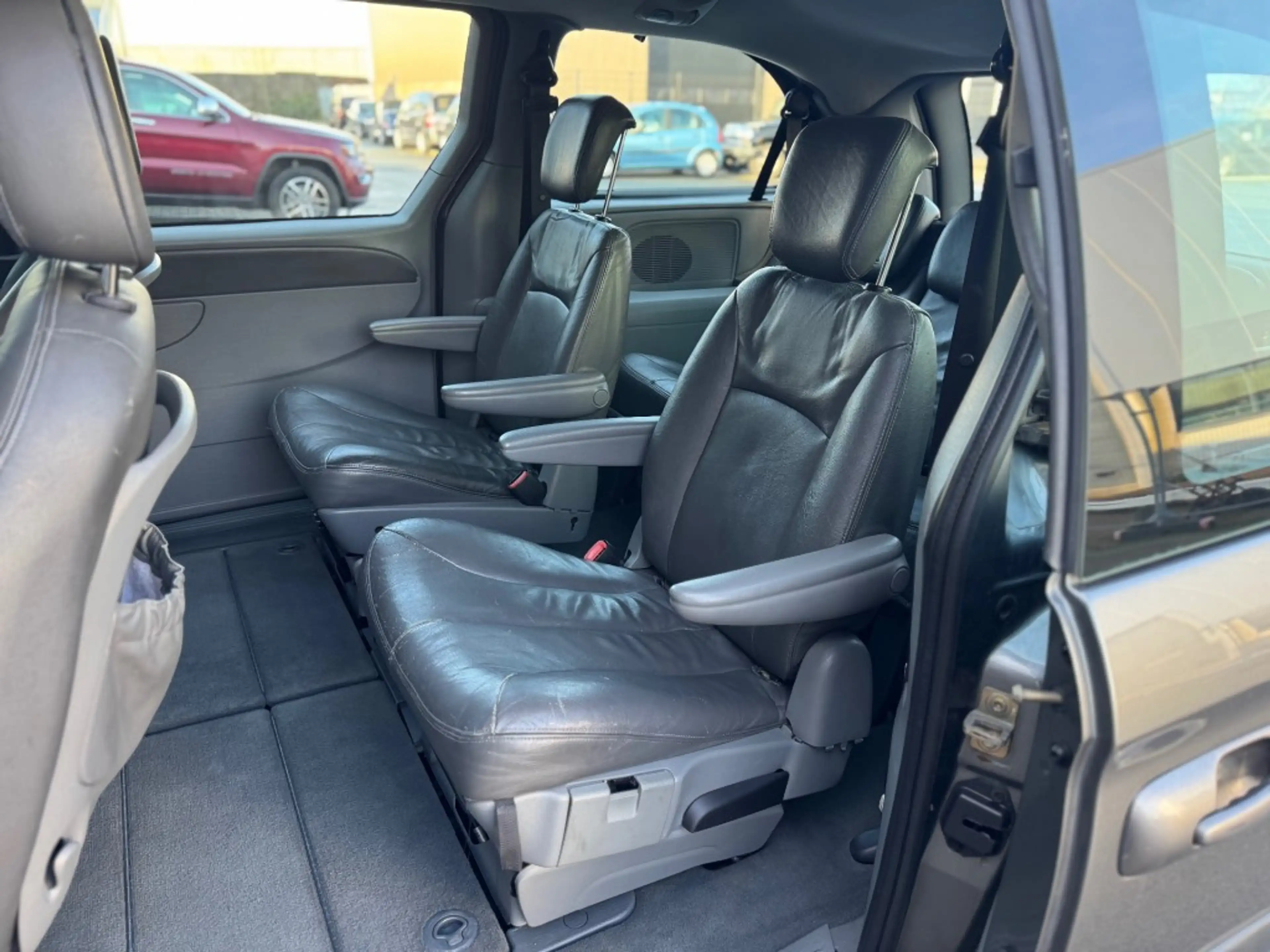 Chrysler Grand Voyager 3.3i SE LUXE — photo 10