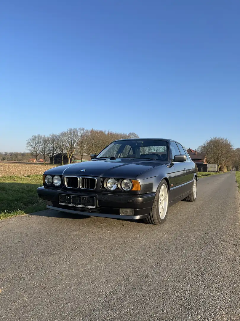 BMW 530 530i V8 Grey - 1