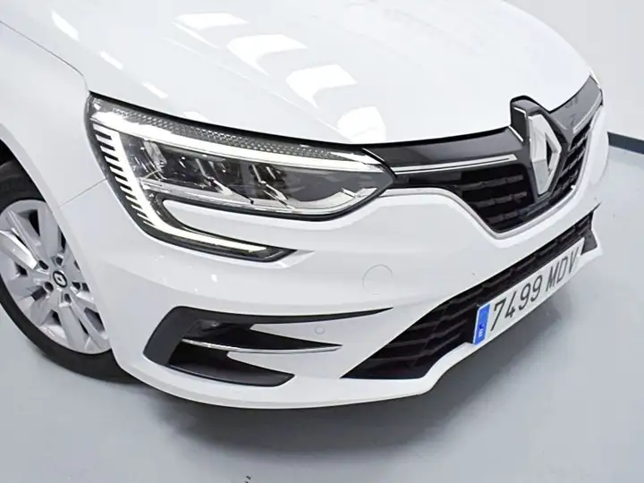 Renault Mégane 2023, foto 38