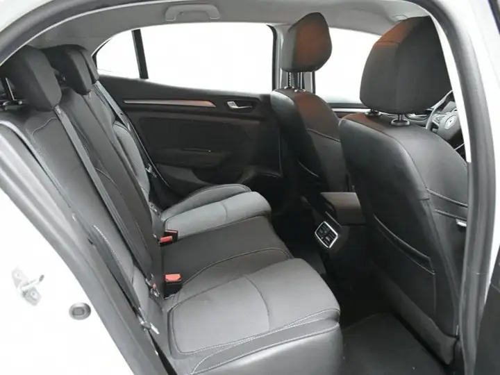 Renault Mégane 2023, foto 39