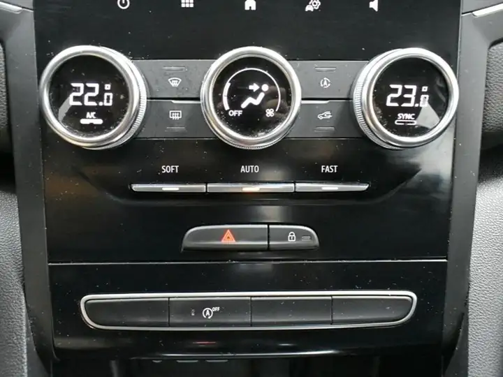 Renault Mégane 2023, foto 19