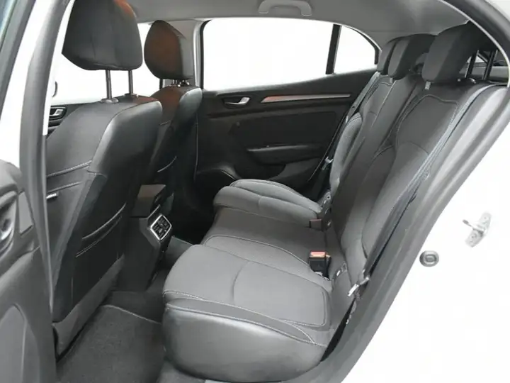 Renault Mégane 2023, foto 30