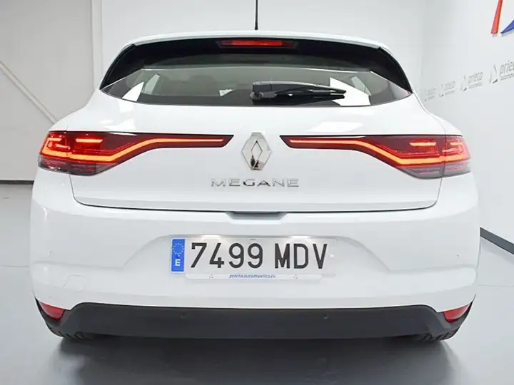Renault Mégane 2023, foto 32