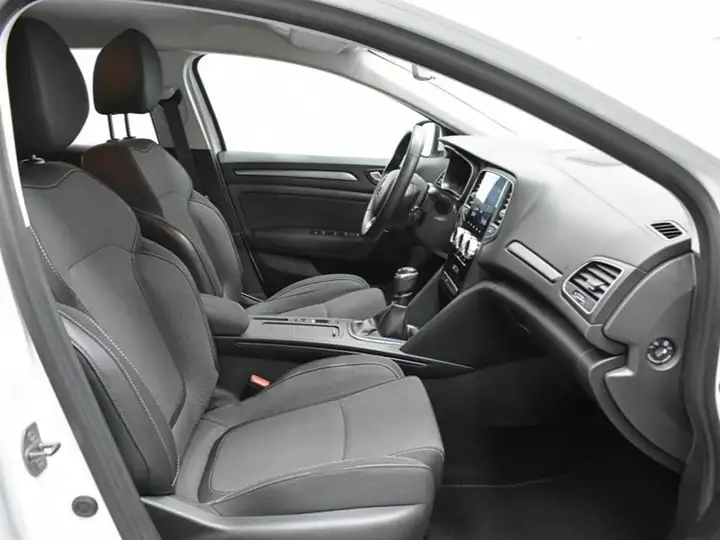 Renault Mégane 2023, foto 41