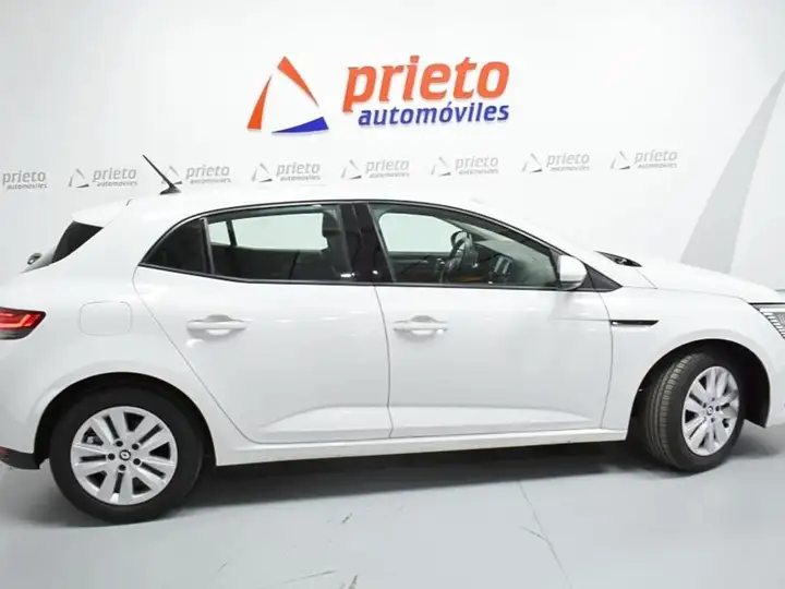 Renault Mégane 2023, foto 35