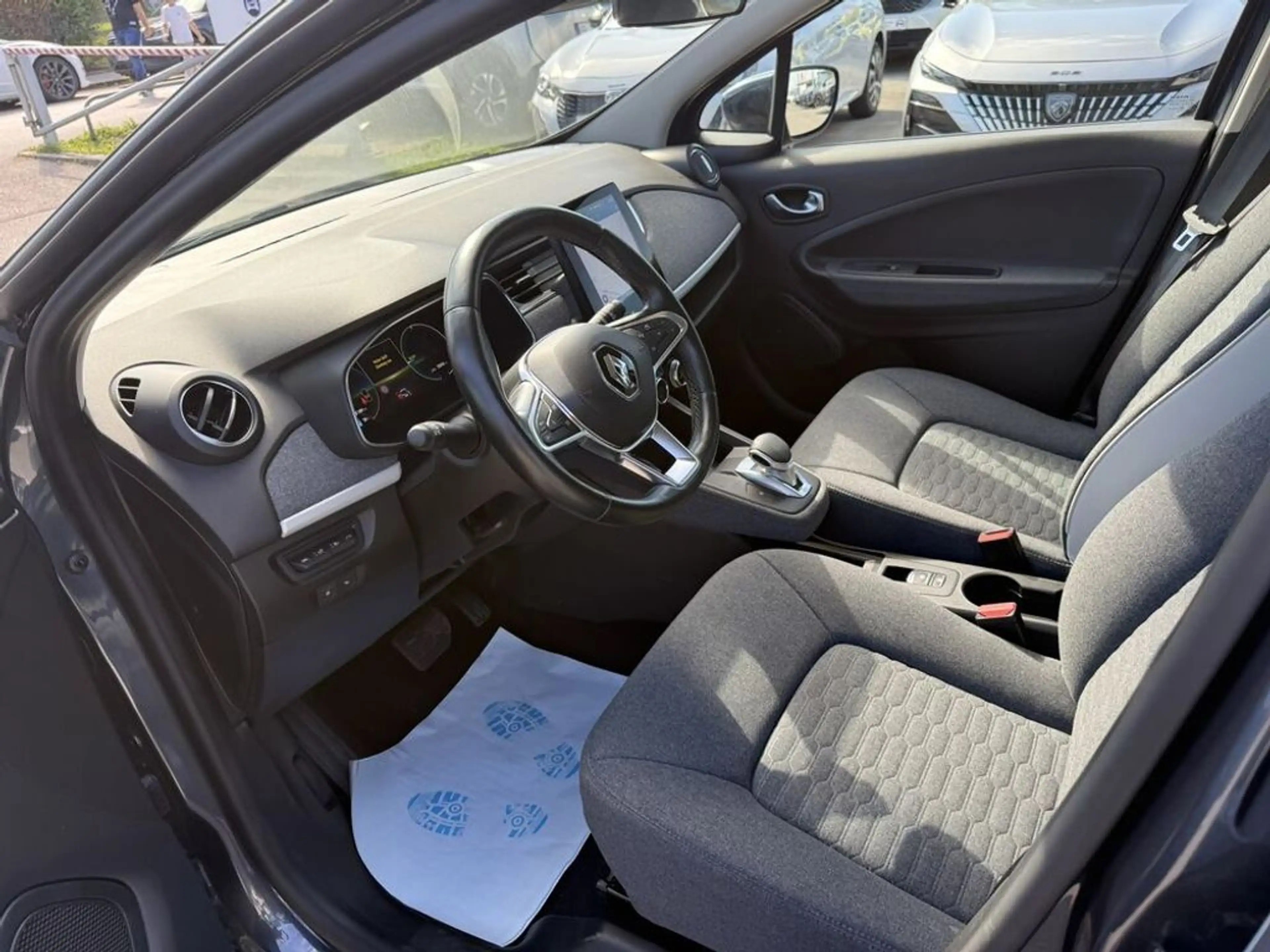 Renault ZOE ZEN Complete R110 Z.E.50 (52kWh) Zen — photo 11