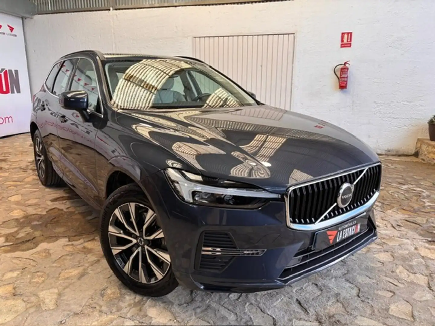 Volvo XC60 B4 Momentum FWD Aut. Bleu - 2