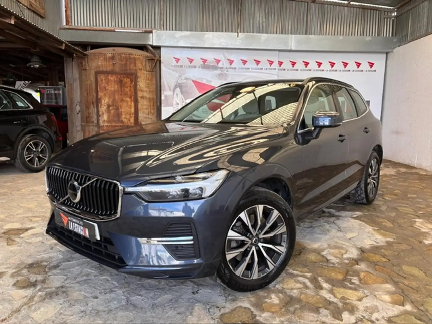 Volvo XC60 B4 Momentum FWD Aut. Bleu - 1