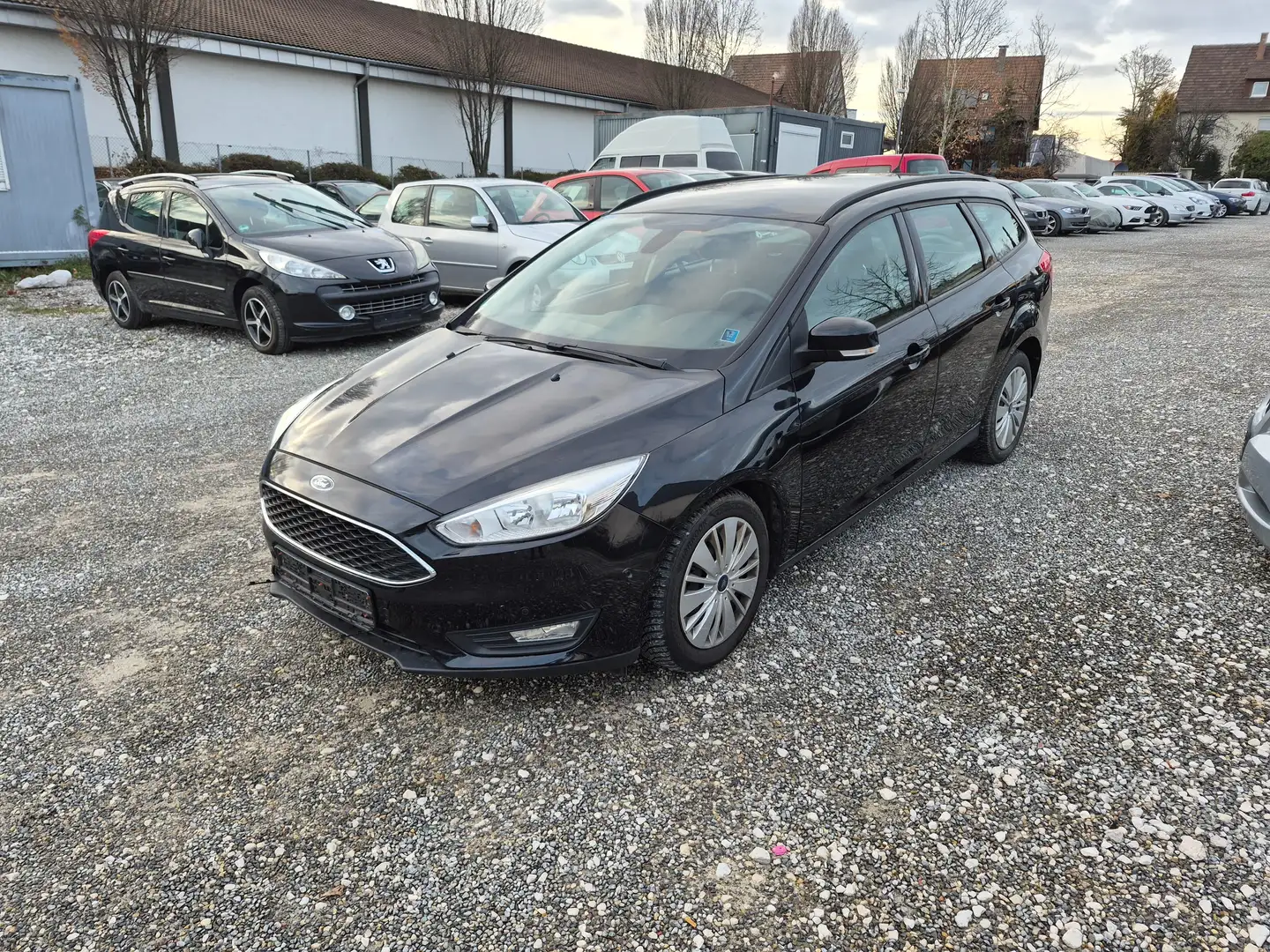Ford Focus Business 1 HAND Zwart - 1