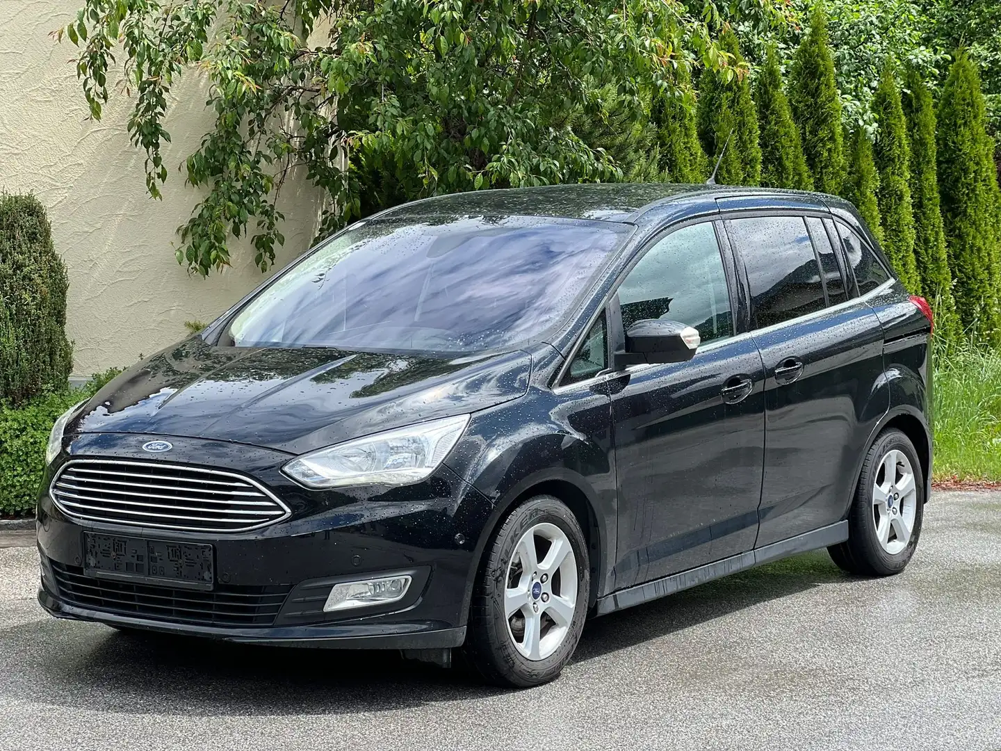 Ford Grand C-Max Titanium 1,5 TDCi Titanium Schwarz - 1