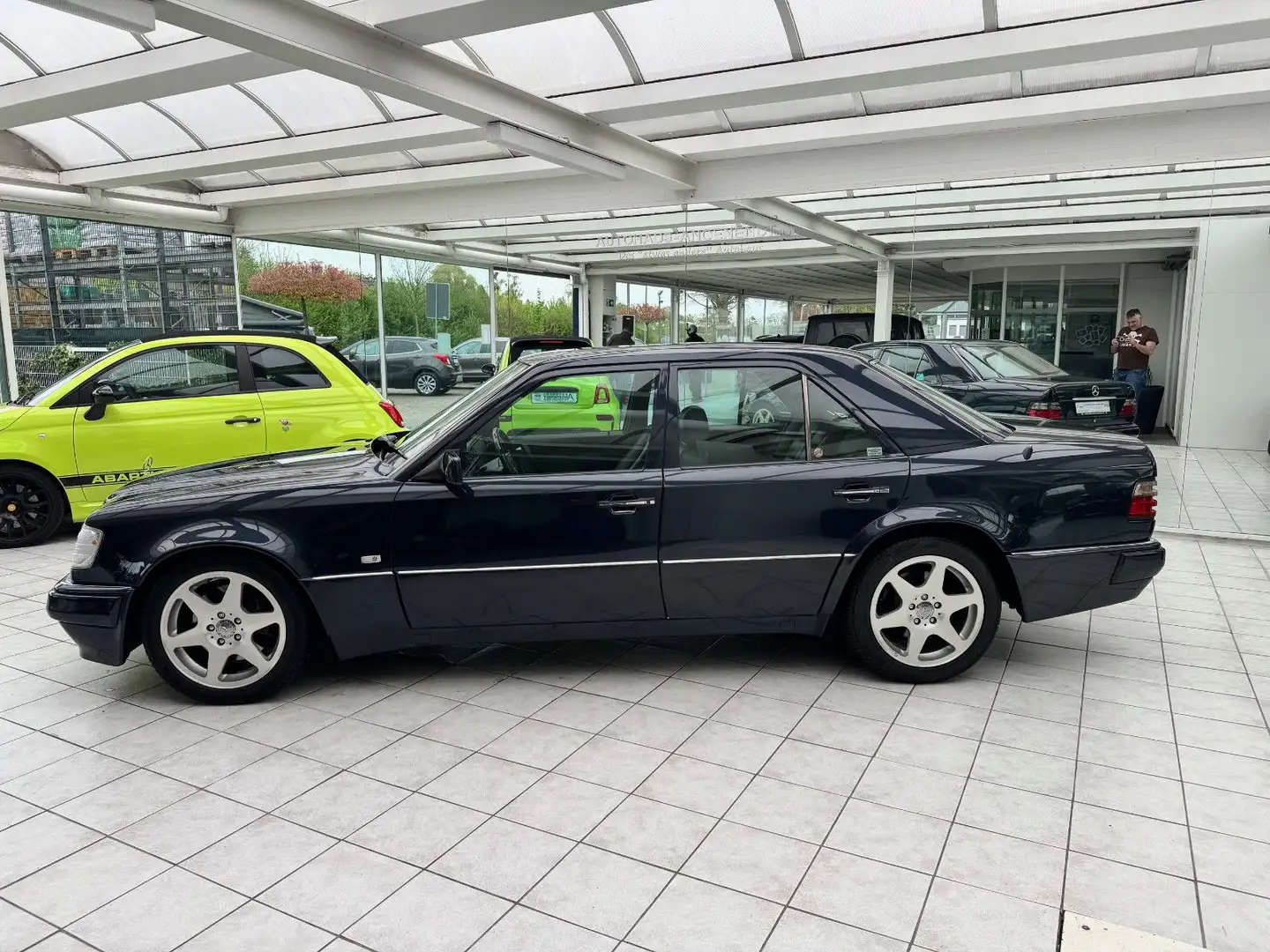 Mercedes-Benz E 500 Limited H-Kennzeichen Negro - 2