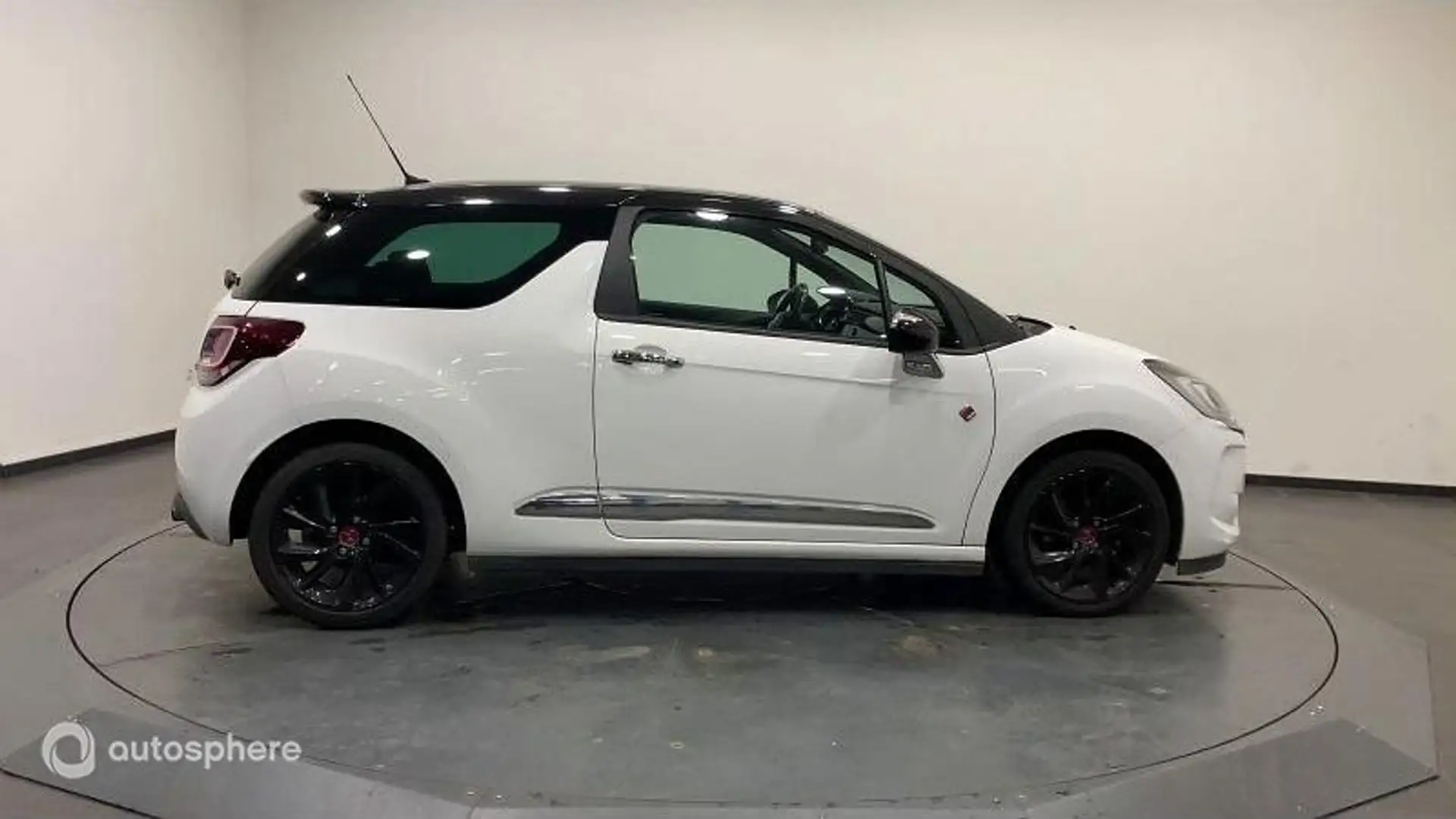 DS Automobiles DS 3 PureTech 110ch Performance Line S\u0026S - 2