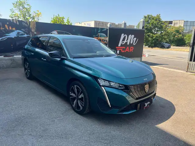 Peugeot 308 view 3
