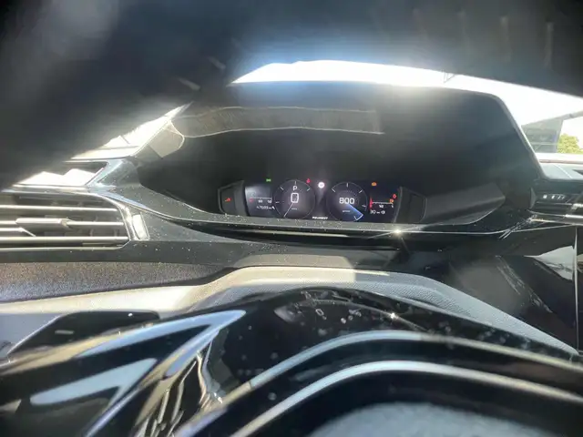 Peugeot 308 view 11