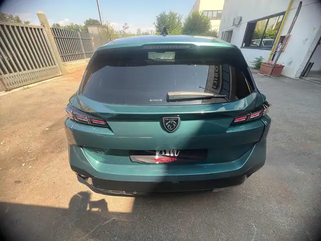 Peugeot 308 view 6