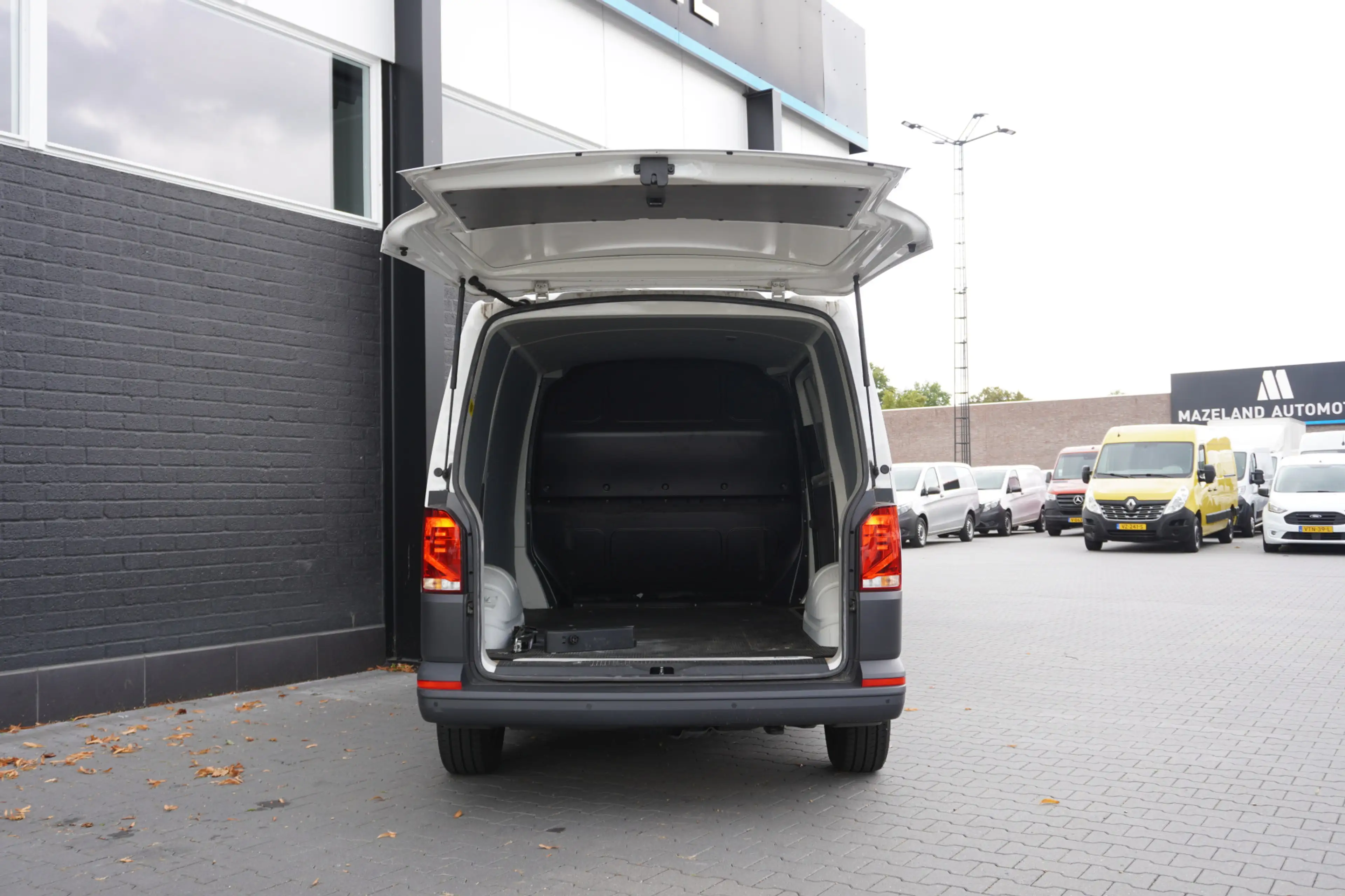 Volkswagen T6.1 Transporter 2.0 TDI 150PK EURO 6 - Airco - Navi - Cruise - €14 — photo 9