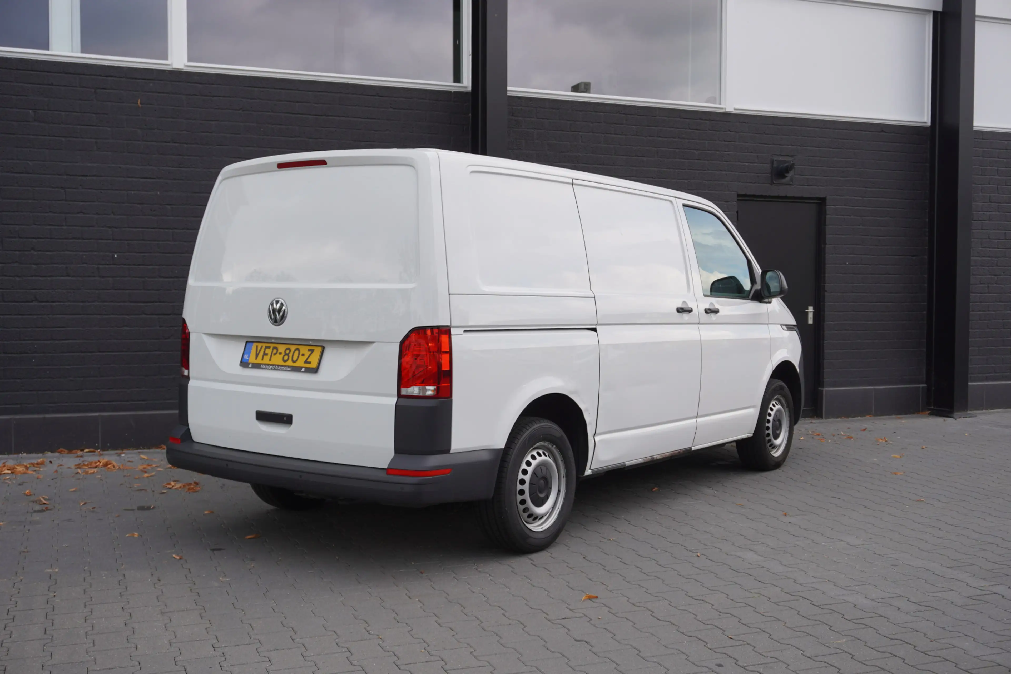 Volkswagen T6.1 Transporter 2.0 TDI 150PK EURO 6 - Airco - Navi - Cruise - €14 — photo 2