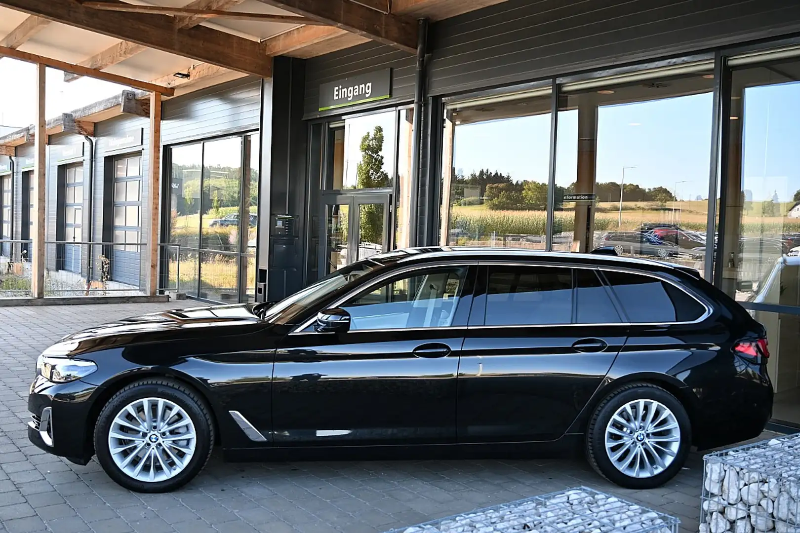 BMW 520 d 48 V Touring xDrive Aut. Luxury Line ACC, Hea... Schwarz - 2