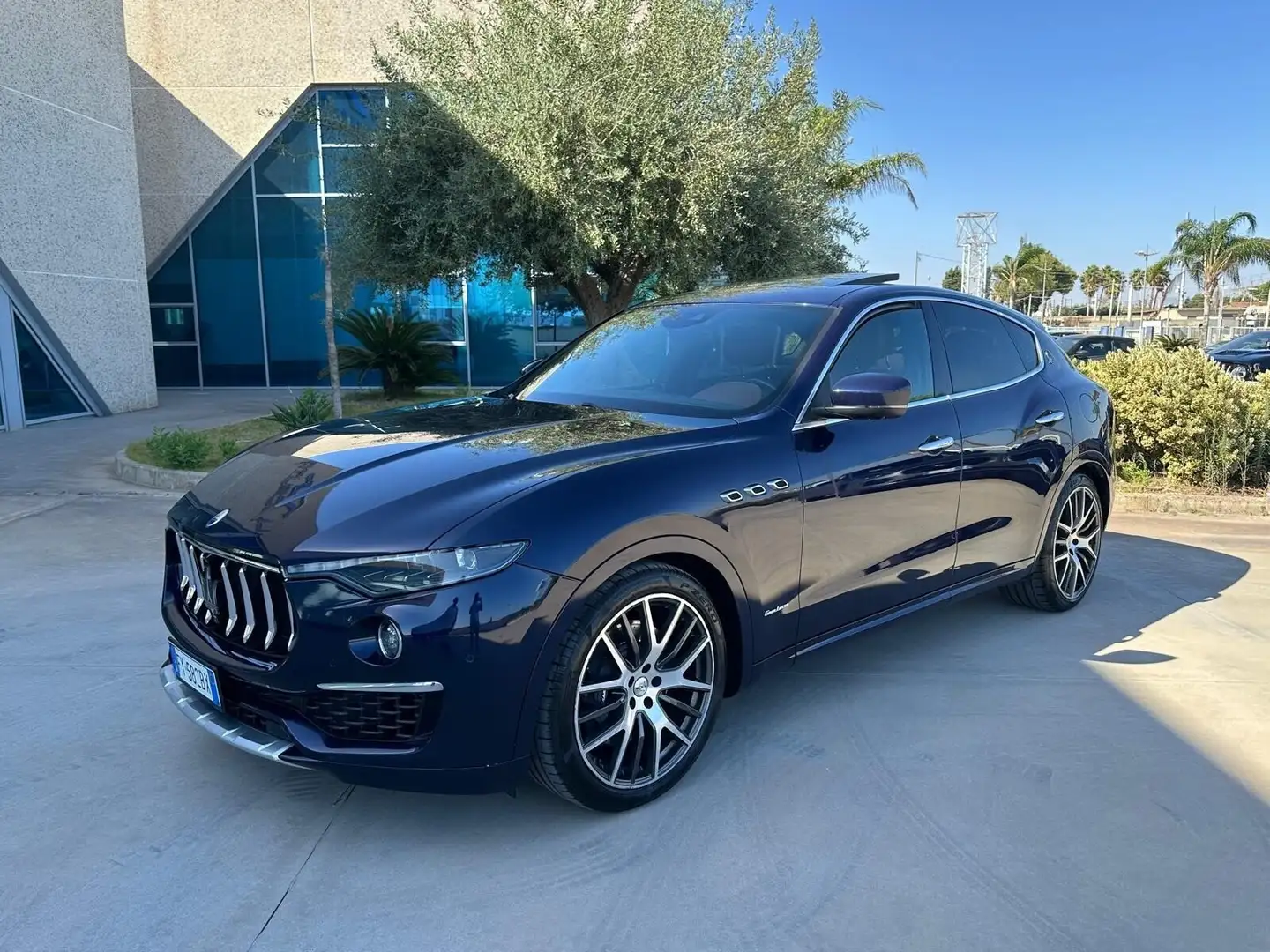 Maserati Levante Granlusso 350cv offerta T-Stock prezzo imperdibile Azul - 1
