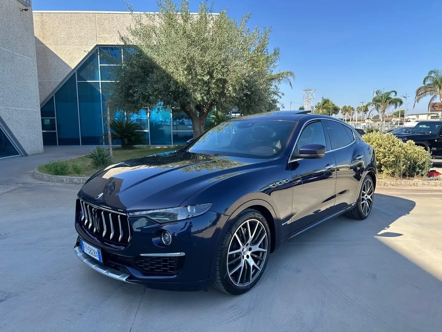 Maserati Levante Granlusso 350cv offerta T-Stock prezzo imperdibile Azul - 2