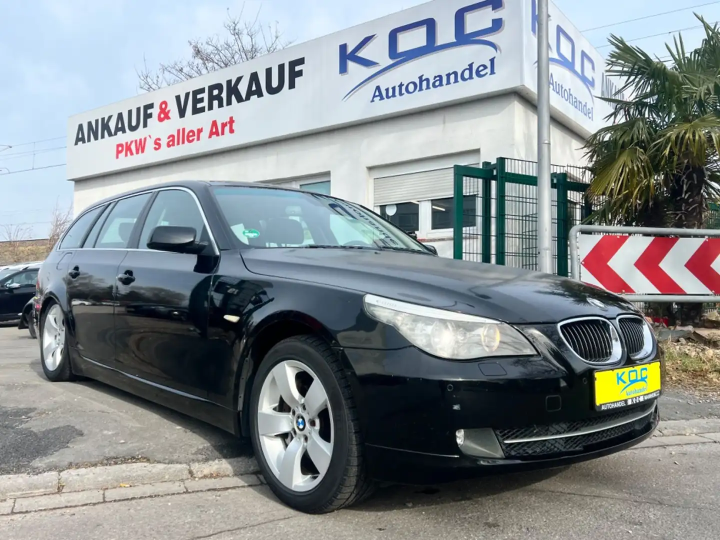 BMW 530 d xDrive touring Edition Exclusive Černá - 1
