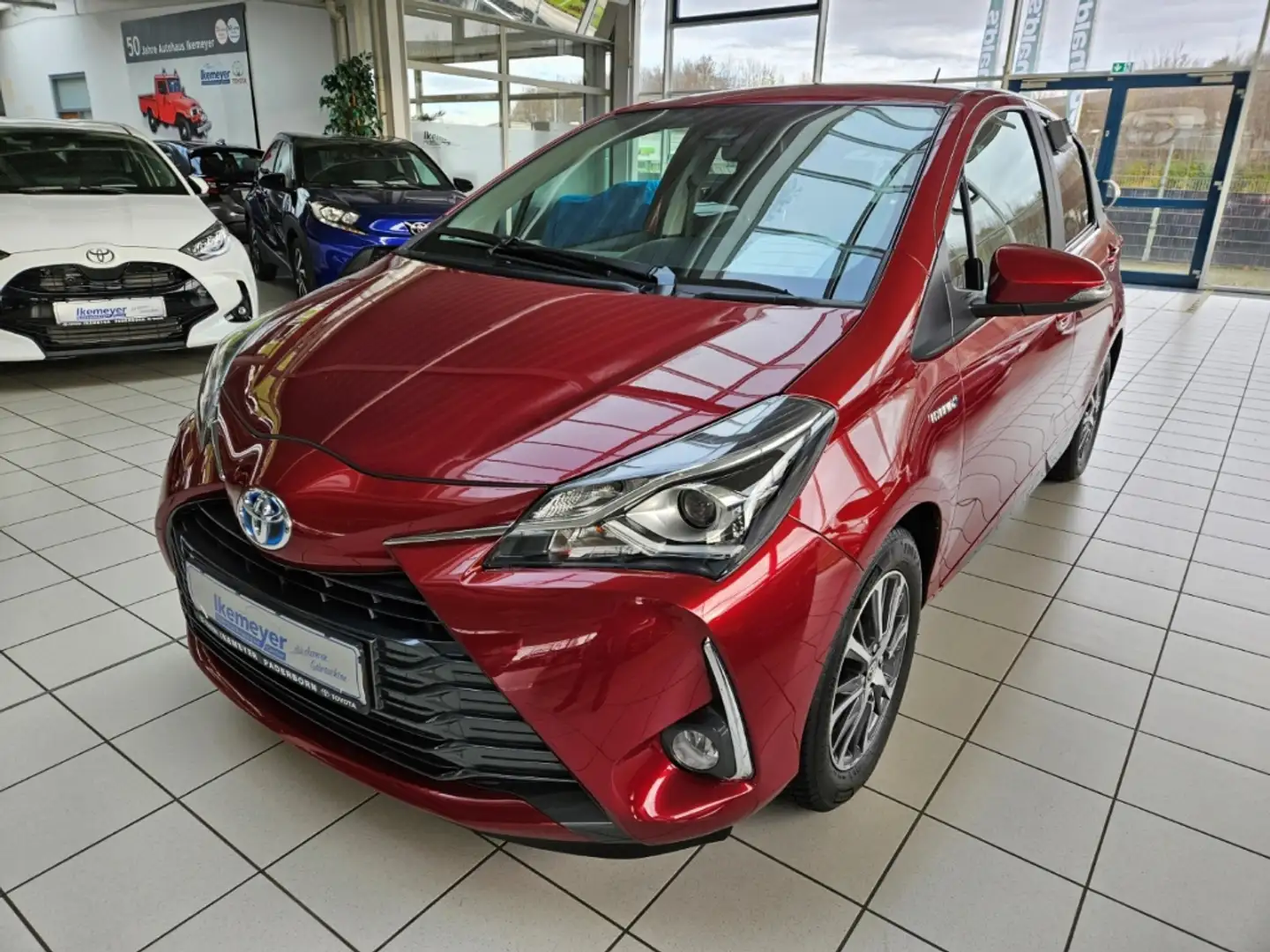 Toyota Yaris Hybrid Y20 Club Plus Paket Tempomat Smart-Key Klim Rot - 1