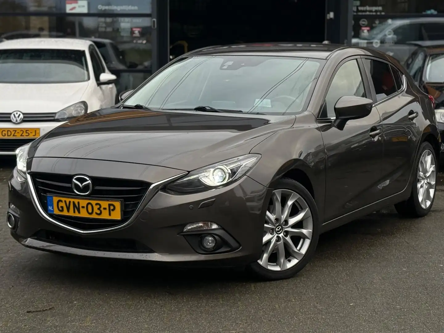 Mazda 3 2.0 GT-M LEDER/PDC/HU-D/XENON/APK 22-4-26/STLVRM/L Gris - 2