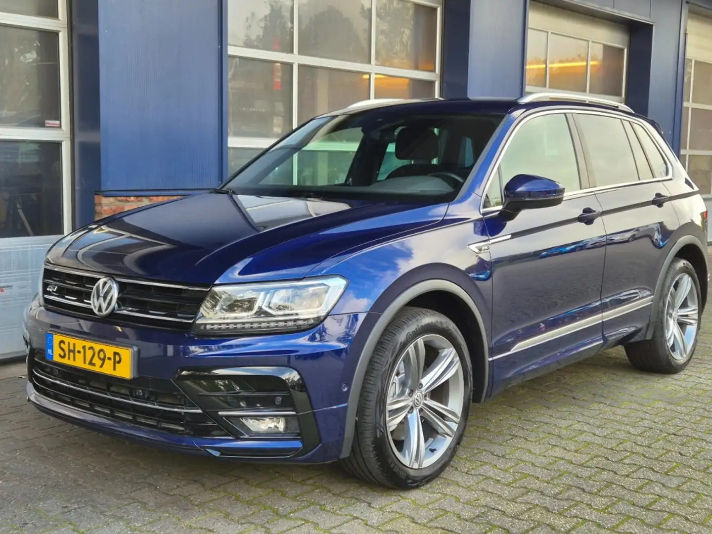 Volkswagen Tiguan 2.0 TSI 4Motion High Line BUS R 2500kg trekgewicht Bleu - 1