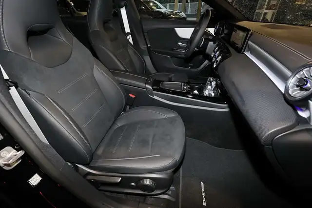 Mercedes-Benz Cla view 4