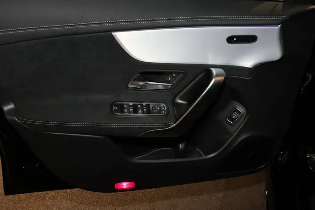Mercedes-Benz Cla view 12