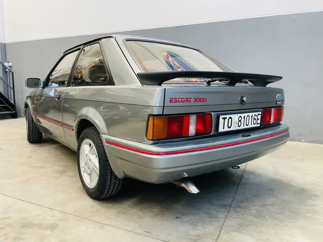 Ford Escort 3p 1.6i XR3 5m