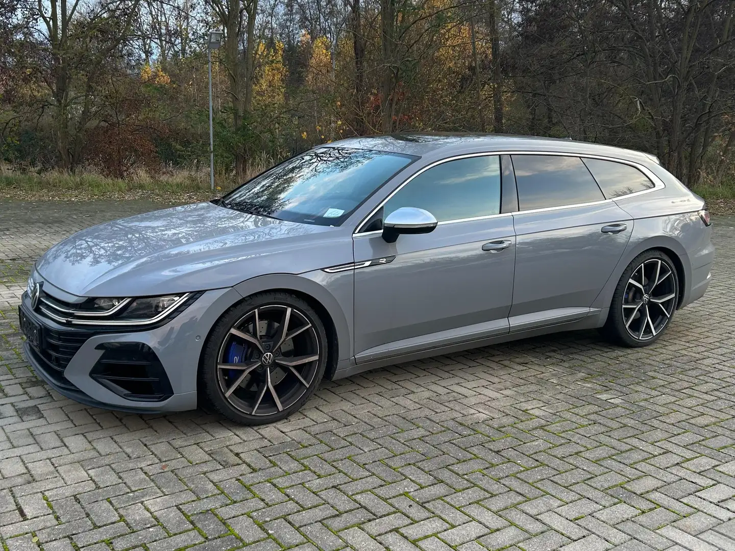Volkswagen Arteon R 4Motion Grey - 2