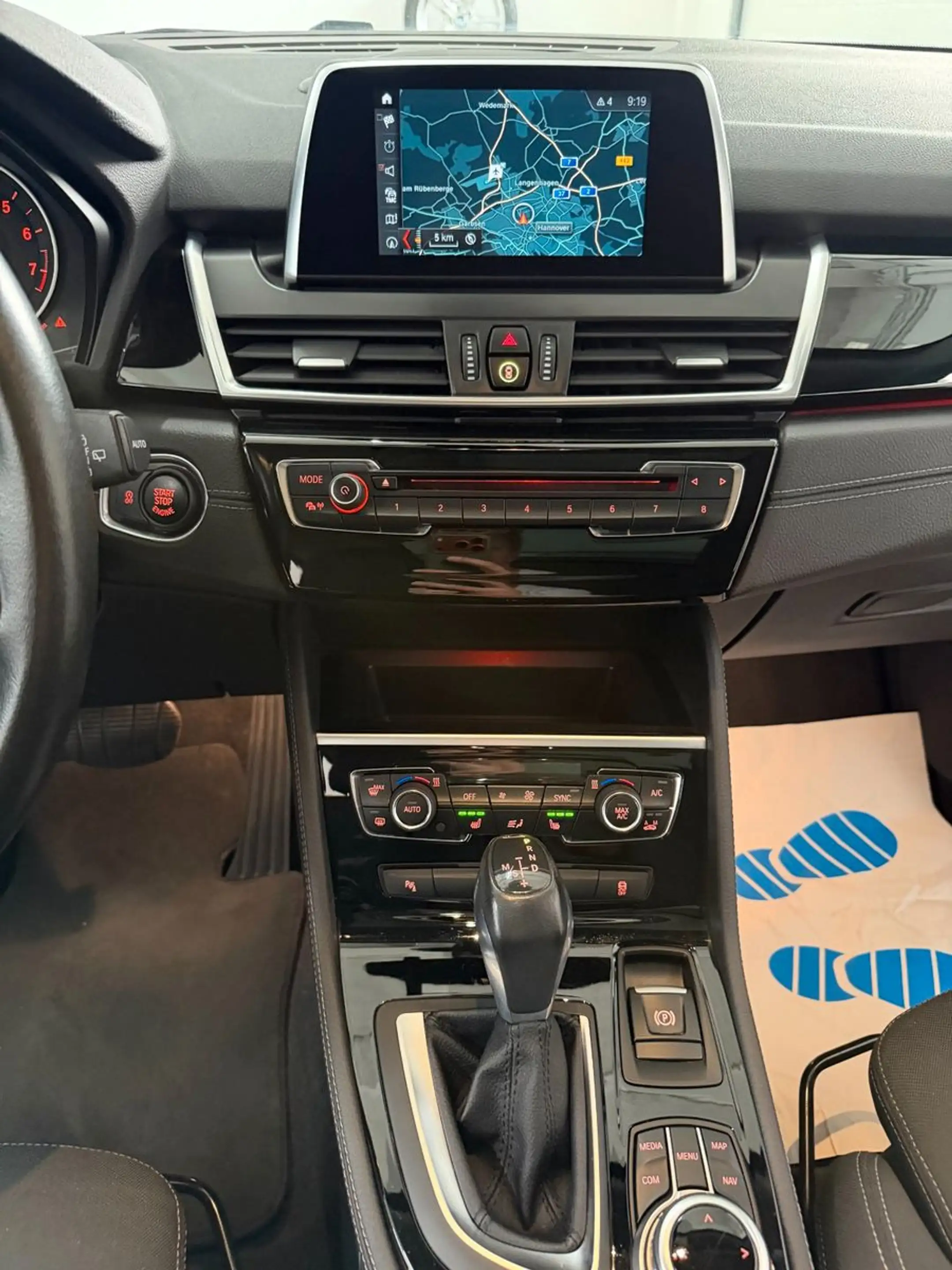BMW 220 220i Sport Line Navi Panorama Keyless-Go LED AHK — photo 14
