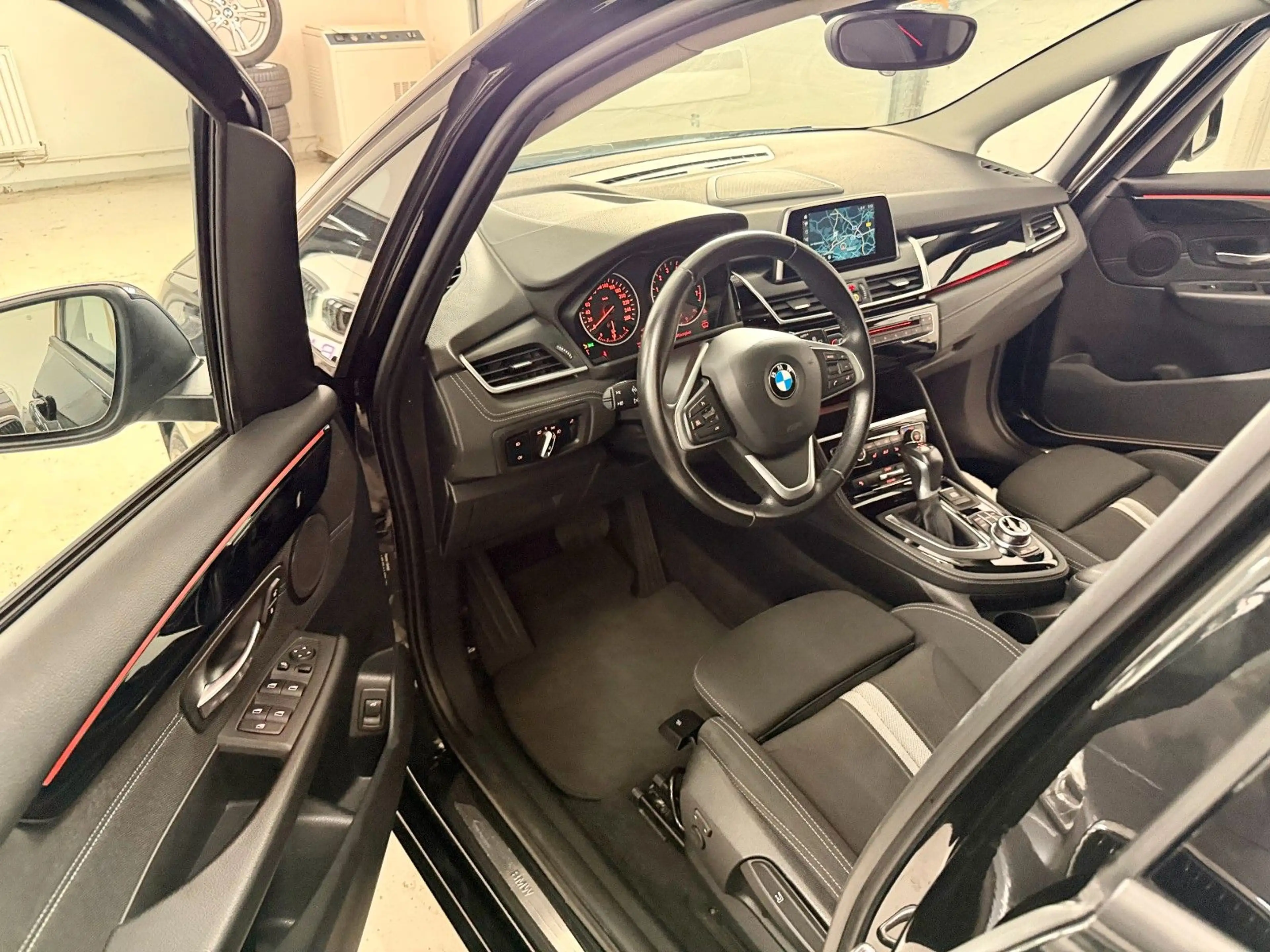 BMW 220 220i Sport Line Navi Panorama Keyless-Go LED AHK — photo 10