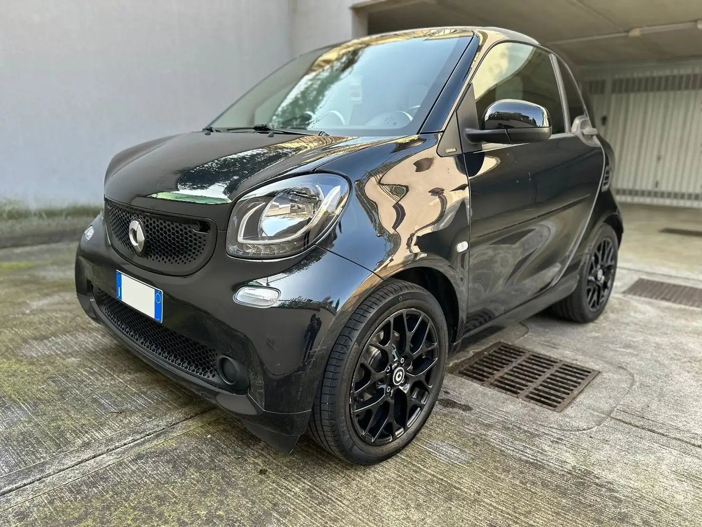smart forTwo Fortwo III 2015 1.0 Passion 71cv twinamic Fekete - 1