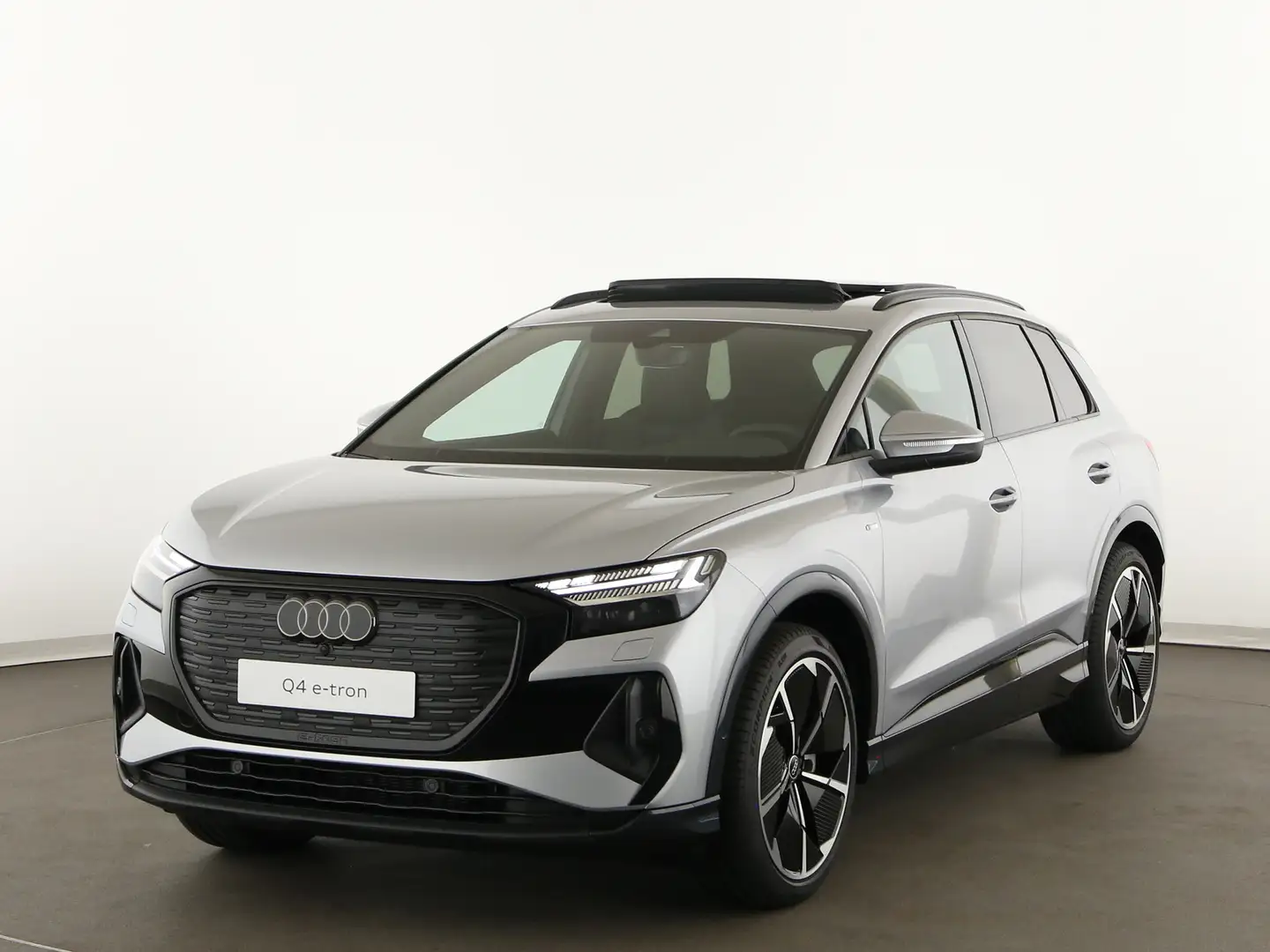 Audi Q4 e-tron 55 S line MATRIX+SONOS+Pano+AHK+ACC Silber - 2